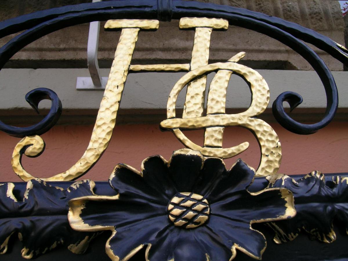 Hotel Restaurant Le Bristol Niederbronn-les-Bains Exterior foto